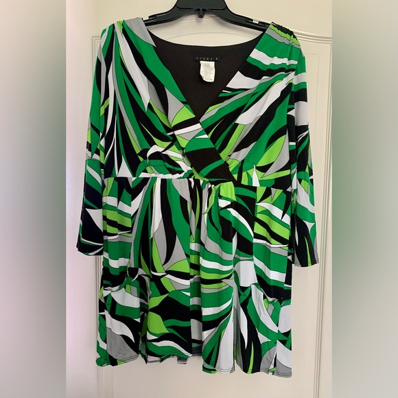 Tiana B. Tops - Tiana B Women’s Blouse XL Multicolor Green Black Top V neck Wrap Tropical Style